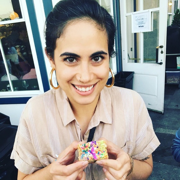 Meet your Posher, Sarah - Picture 1 of 1